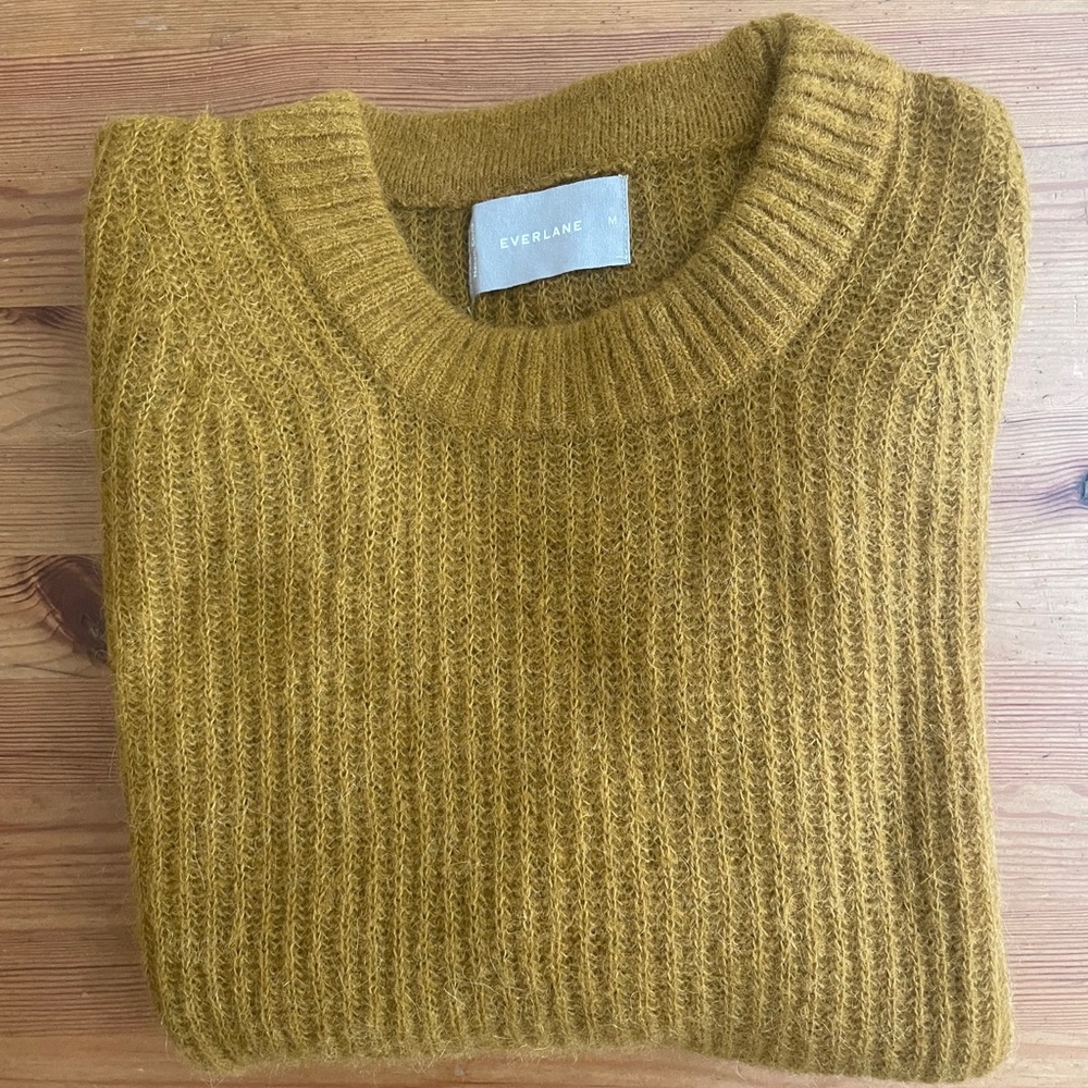 Everlane Oversized Alpaca Crew in Mustard Size M